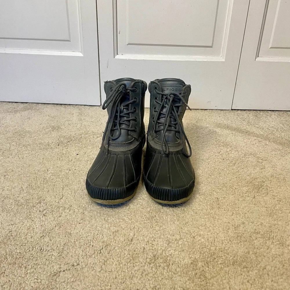 832. Tommy Hilfiger Sleek Waterproof Black Rain & Snow Duck Ankle Boots